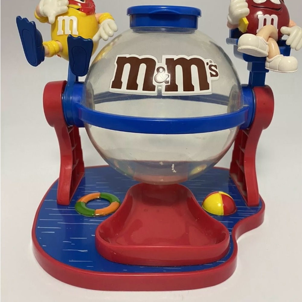 M&M "MAKE A SPLASH" CANDY DISPENSER Red & Yellow Swimming Pool Lifeguards MM2